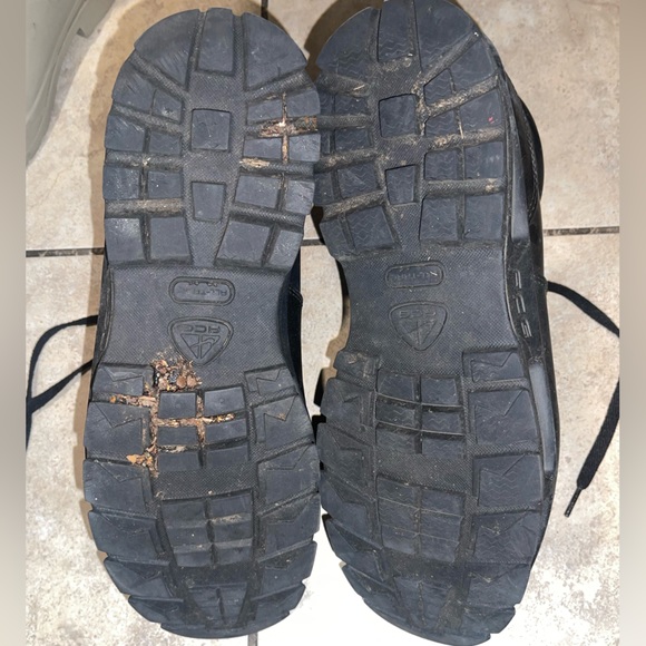 NIKE AIRMAX BOOTS WITH RED WING SOLES - Picture 5 of 8